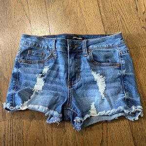 Womens contraband size 1 medium wash jean shorts
